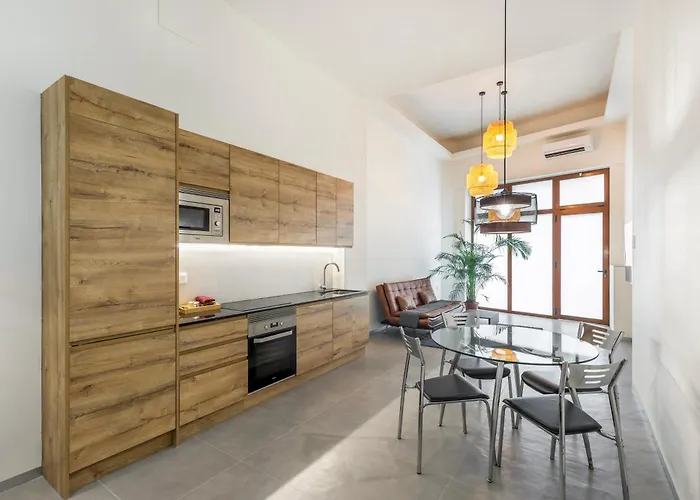 Evolution Luxury Center Apartment *