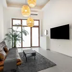 شقة Evolution Luxury Center لقنت