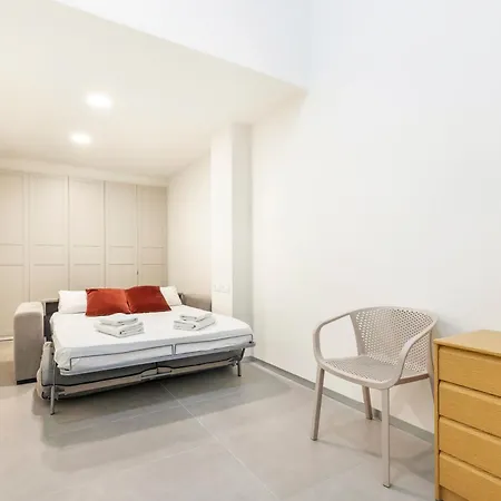 Evolution Luxury Center Apartment *